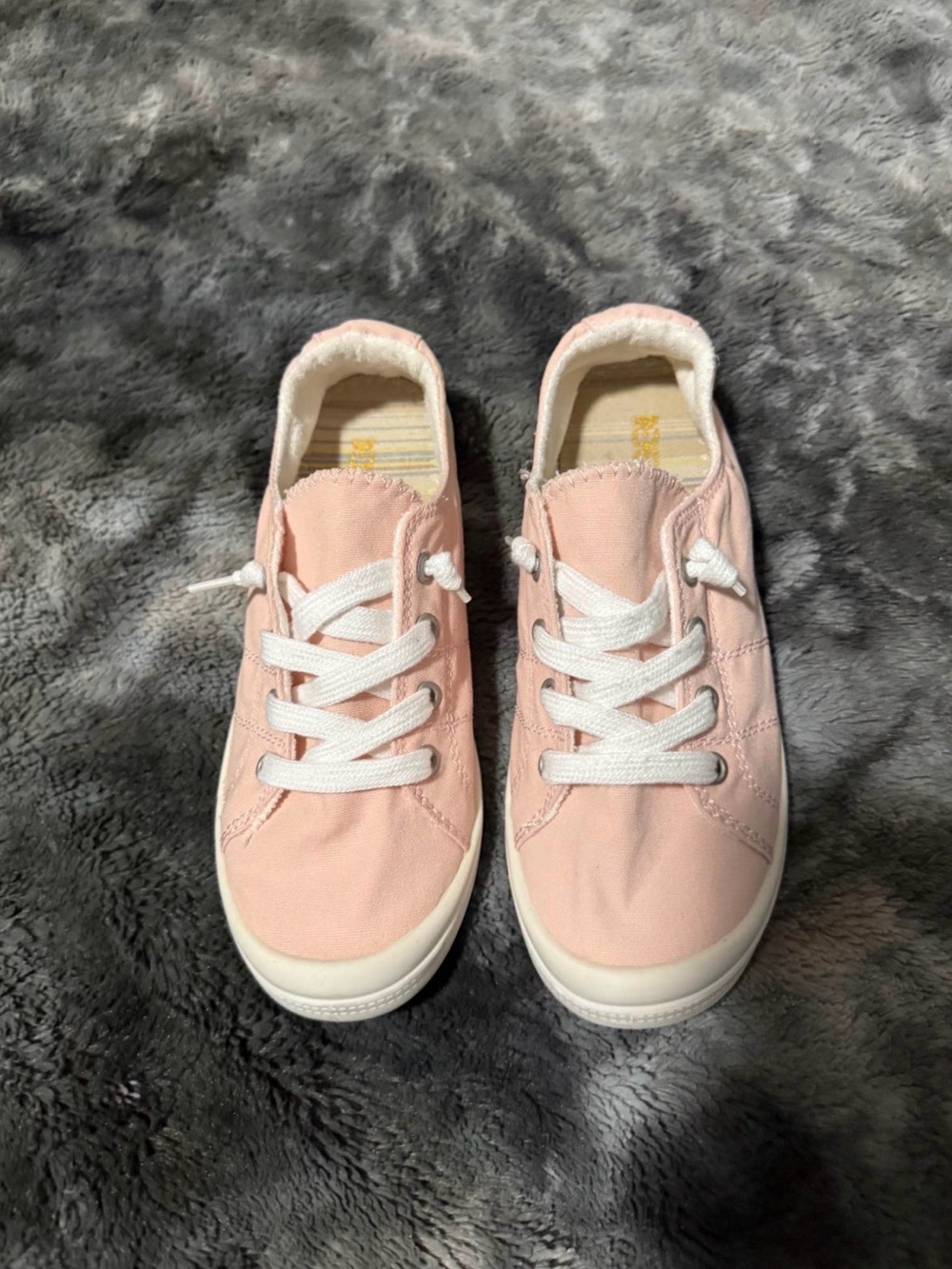 Beneker Women’s Size 7 Pink Quilted Platform Sneakers